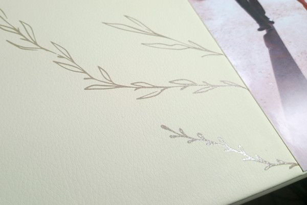 Фотокнига с обложкой из кожзама, фотовставкой и УФ-печатью 5